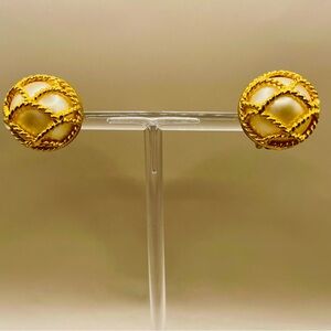 Vintage Joan Rivers textured gold tone caged pearl clip on earrings. Signed.